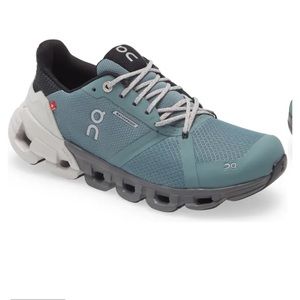 ON CLOUD FLYER WATERPROOF RUNNING SHOE 7.5